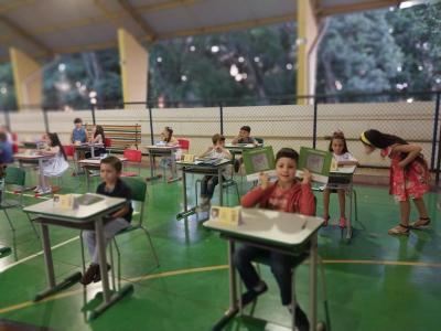 Noite de Autógrafos dos alunos do Jardim 2 da Escola Aluísio Maier foi um verdadeiro sucesso